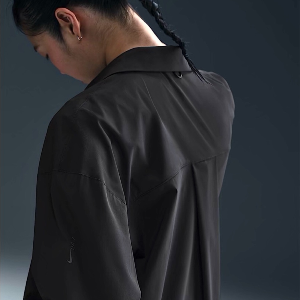 NWT New Nike Women’s 24.7 PerfectStretch Dri-Fit Oversized Long-Sleeve Shirt M - Picture 2 of 7